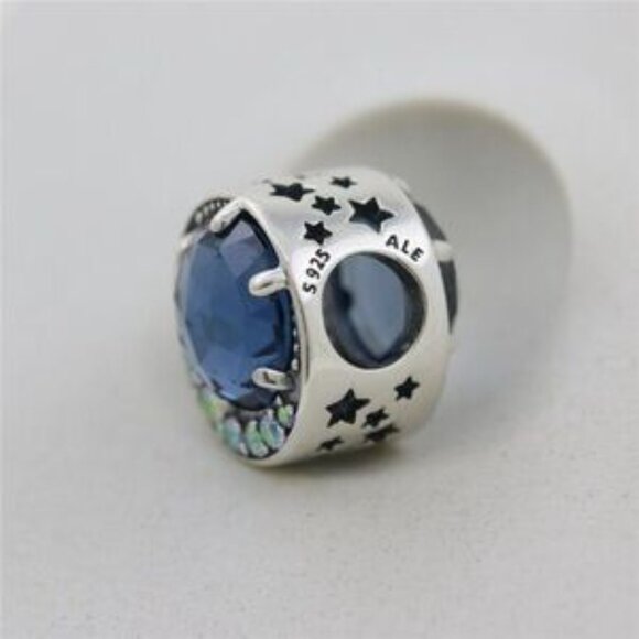 Pandora sparkling dark blue charm - Picture 2 of 4